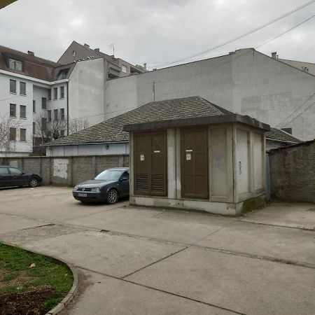 Garden Apartment - Oaza U Centru Grada Novi Sad Esterno foto