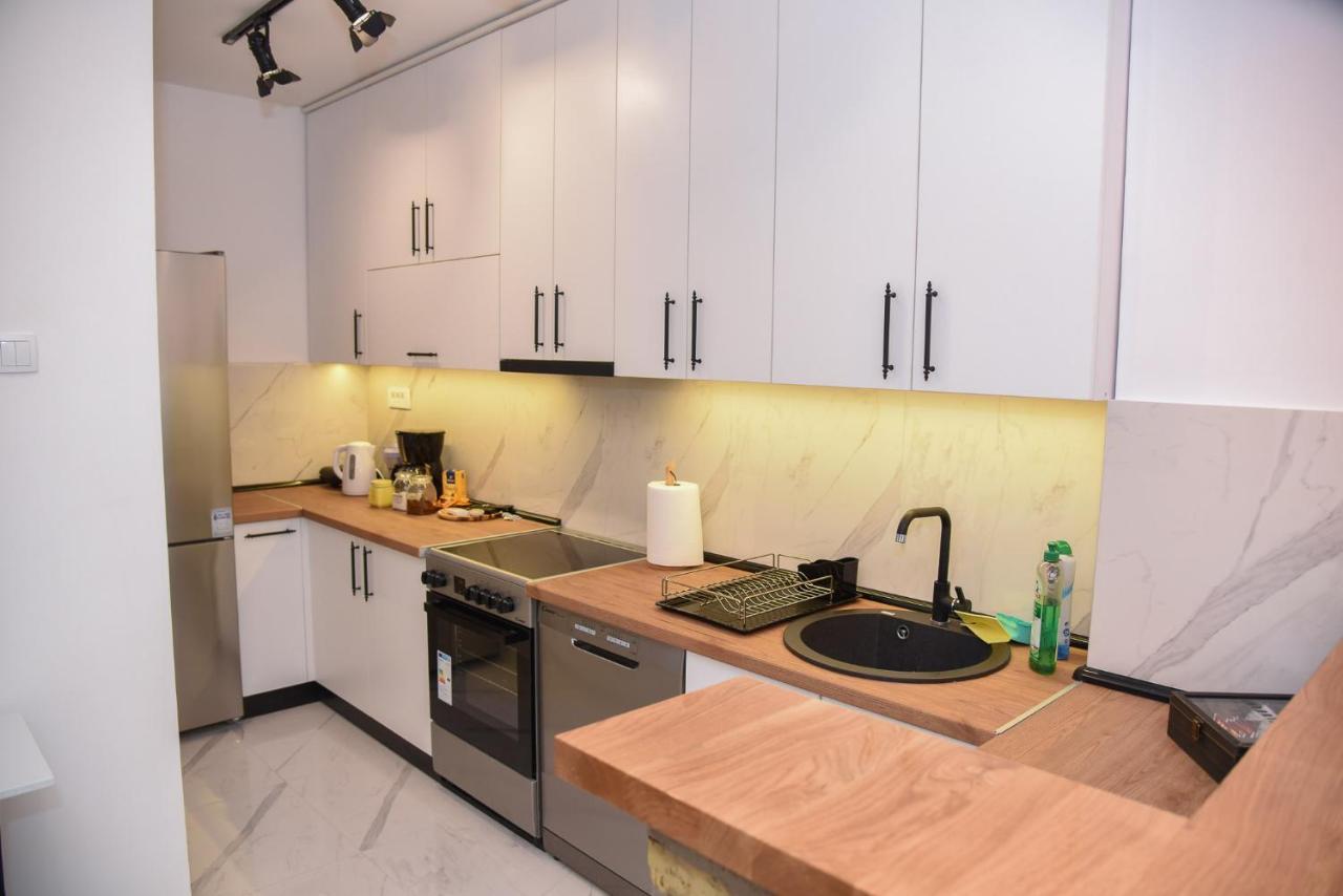 Garden Apartment - Oaza U Centru Grada Novi Sad Esterno foto