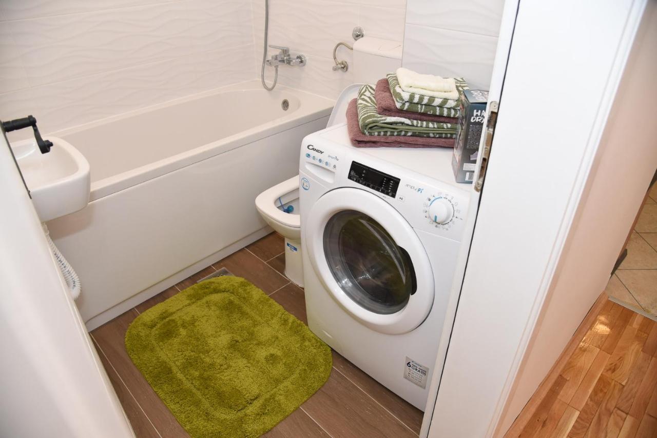 Garden Apartment - Oaza U Centru Grada Novi Sad Esterno foto