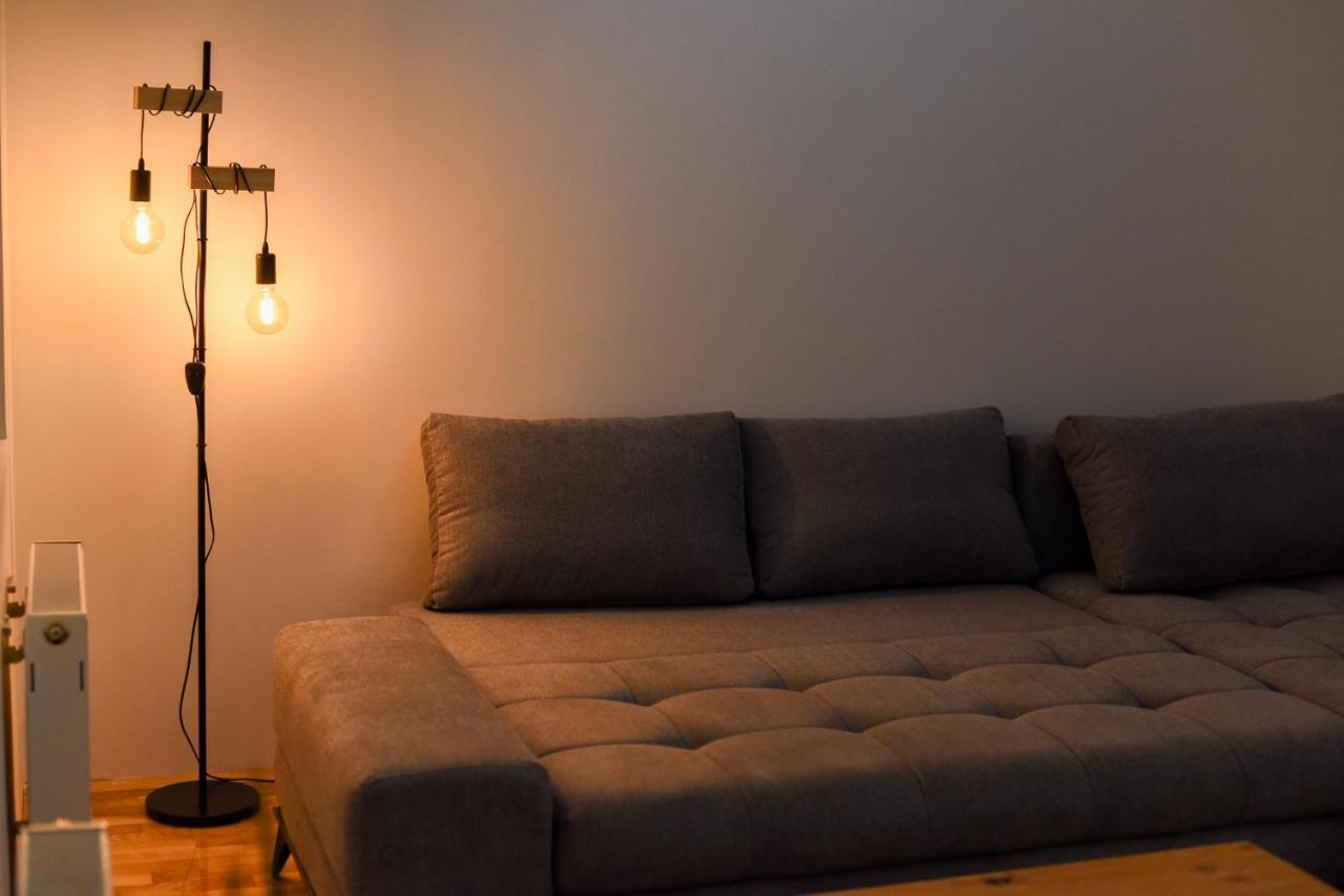 Garden Apartment - Oaza U Centru Grada Novi Sad Esterno foto